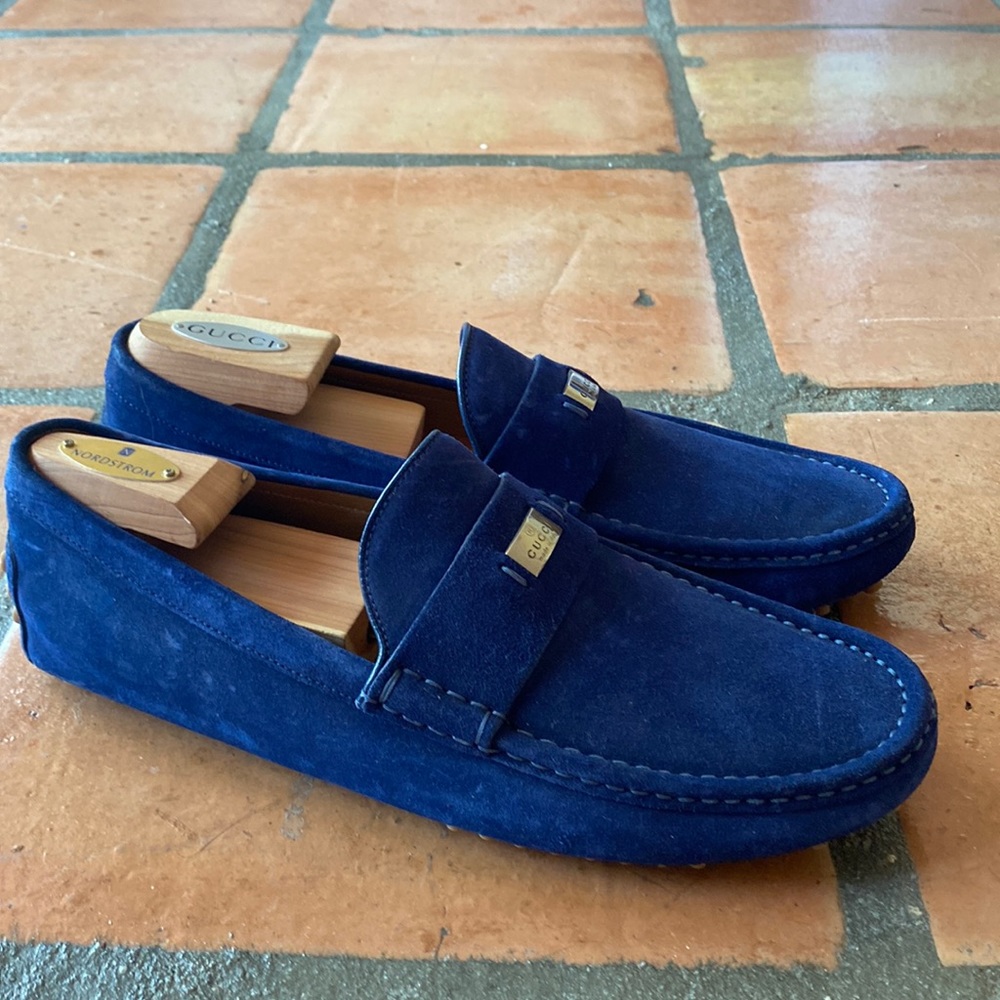 Authentic Gucci men’s drivers / loafers . Size 10.5. Blue suede. New condition!
